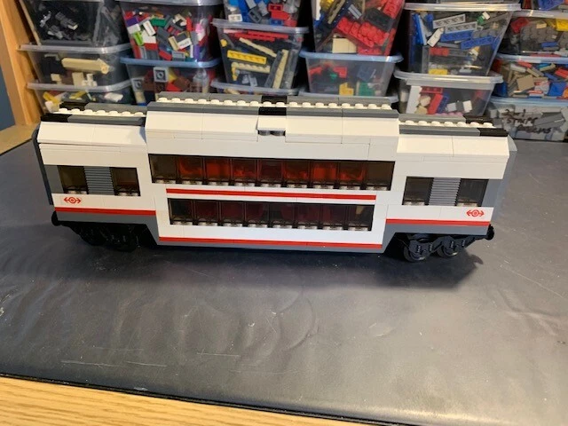 LEGO City Treno passeggeri 60051 solo AUTO CENTRALE A DUE PIANI   - Immagine 1 di 1