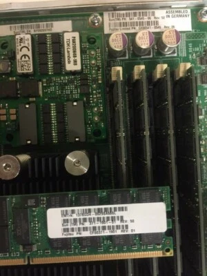 Placa portadora de memoria Sun Oracle Fujitsu M4000 541-0545-05 8 x 4 GB de memoria Foto 1 de 2