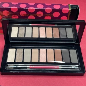 MAC Nutcracker SWEET SMOKY EYE Compact NIB 9 Shades With Dual Ended Brush - Picture 1 of 9