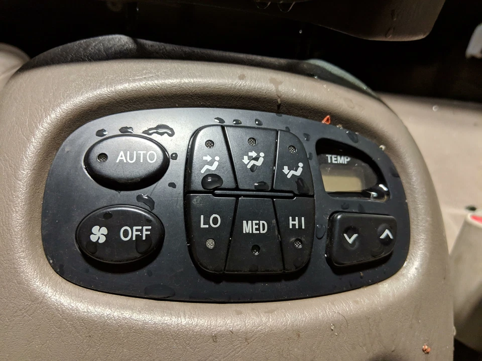 OEM REAR HEATER A/C CLIMATE CONTROLS 2001-2007 TOYOTA SEQUOIA SR5 - Image 1 of 1