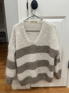 Maglione maglia sfocata Altar’d State a righe EyeLash manica lunga scollo a V taglia M/L - Foto 1 di 9