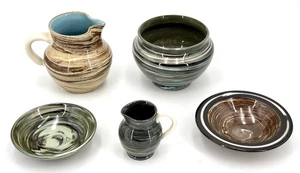 Vintage STUDIO POTTERY AGATE WARE DISHES & JUGS x 5 Pieces - Picture 1 of 22