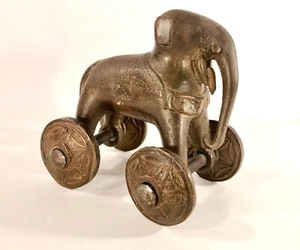 Vintage Cast Iron Elephant On Wheels Possibly An Old Pull Toy? Nice - Picture 1 of 10