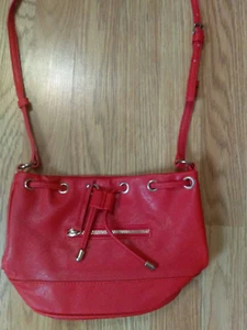 KELLY & KATIE Red Faux Leather Bucket Adjustable Strap Shoulder Cross Body Bag - Picture 1 of 12