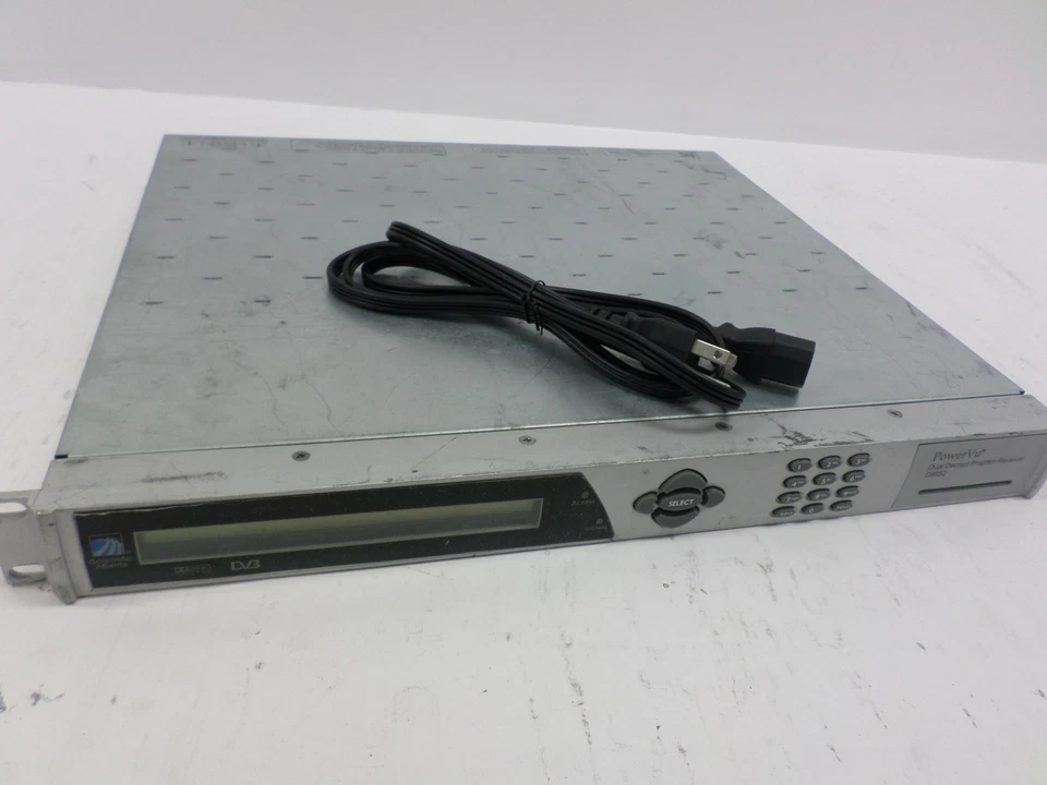 Receptor de programa Scientific Atlanta PowerVu de doble descifrado con cable de alimentación de CA D9852 Foto 1 de 4