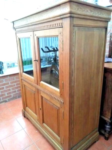 Oak DISPLAY Cabinet - Picture 1 of 6