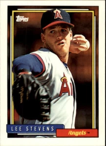 1992 Topps #702 Lee Stevens - NM - Picture 1 of 2