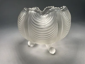 Fenton Crystal Valet Satin 3 Footed Scroll Drapery Rose Bowl / Potpourri bowl - Picture 1 of 8