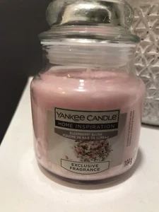 Yankee Candle Home Inspiration Scented Small Jar Elderberry Blush 104g - Picture 1 of 2