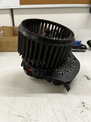 Bosch Innenraumgebläse 7e5.820.021.A / 3CO 907 521 G / F 011 500 081 - Bild 1 von 4