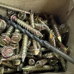 900pcs CONCRETE ANCHOR SCREWS #14 X 1-3/4 W/ Carbide Tip BIT Confas   Ma13 - Picture 1 of 9