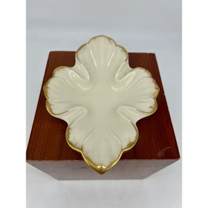 Lenox Bone China Oval Acanthus Leaf Raised Design Gold Rim 8"x6" - Picture 1 of 3