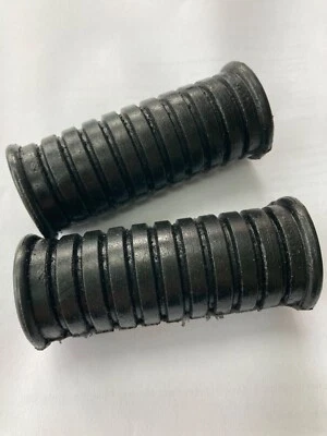 Suzuki T500 footrest rubbers, price per pair. - Image 1 of 4