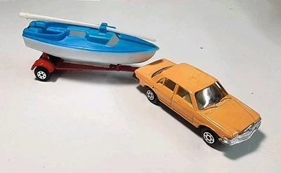 Vintage Yatming #1012 Peach Mercedes-Benz 450 SEL 1/64 Diecast w/Boat & Trailer - Image 1 of 4
