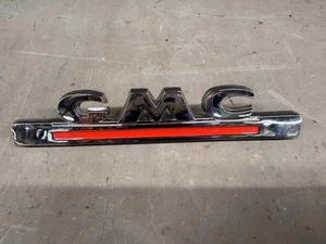 GMC Pickup Truck 100 200 1947-1954 cromo capó borde lateral emblema placa de identificación OEM KP - Imagen 1 de 10