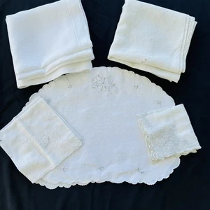 VTG Lot Of 2 Card Table Cover, 2 Napkins Embroidered And 2 Placemats - Picture 1 of 24