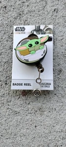 Disney Star Wars Mandalorian the Child Abzeichen einziehbare Rolle, mehrfarbig, neu! - Bild 1 von 5