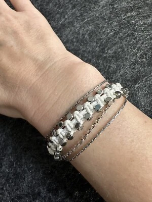 Fossil stufenlos verstellbares Stoff Armband mit Steel-Würfeln Weiß/Silber - Bild 1 von 4