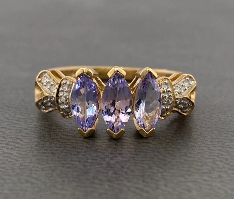 9ct Yellow Gold Iolite & Diamond Cluster Ring Size N - Image 1 of 4
