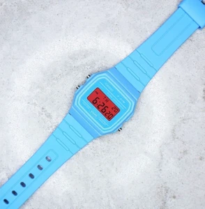 Reloj digital Casio edición azul con mod de pantalla roja llama, F-91WC-2AEF - Imagen 1 de 4