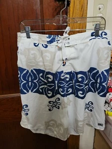 Mens QUIKSILVER  Floral Board Shorts ~ Size XL ~ Surf Surfer Swim Beach - Picture 1 of 8