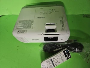 Epson Powerlite S39 SVGA 3LCD Projector hdmi lamps under 800 used - Picture 1 of 4