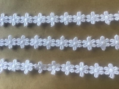 9 1/2 YDS TINY WHITE FLORAL RAYON VENISE LACE - Image 1 of 3