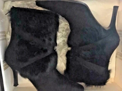 Botas de tacón alto PIERRE DUMAS negras de gamuza con adornos de piel talla 8,5 medianas Foto 1 de 4