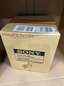 Genuine OEM Sony LMP-F250 Lamp and Housing for Sony Projector VPL - FX50 -NEW - Picture 1 of 5