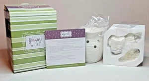 NIB Scentsy GROOVY WHITE Plug In Wax Warmer NEW In Box!!! - Picture 1 of 11