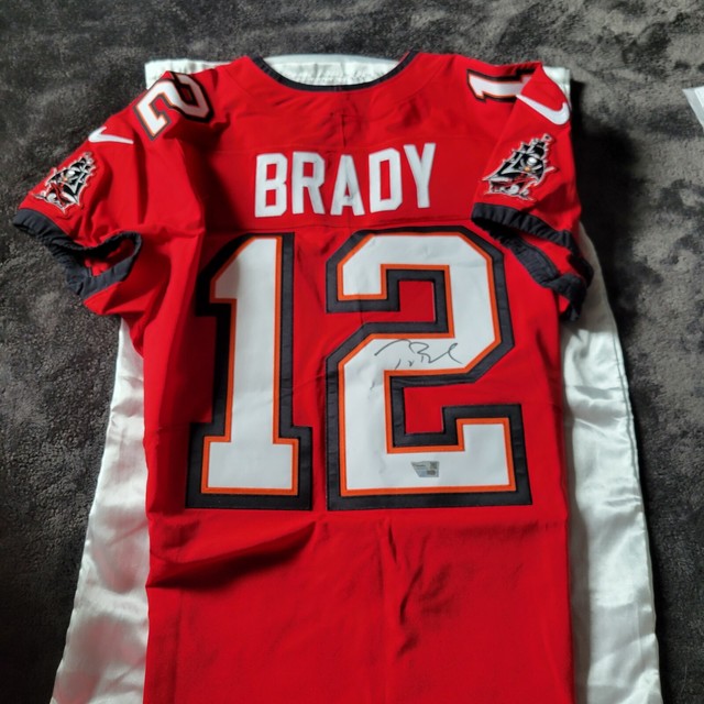 New Football Jersey Buccaneers 12 Tom Brady Jersey - China Sports Wear and  Football Jerseys price