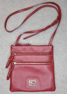 Dooney & Bourke Pebble Grain Triple Gold Zipper Crossbody Bag Red Leather Purse - Picture 1 of 9