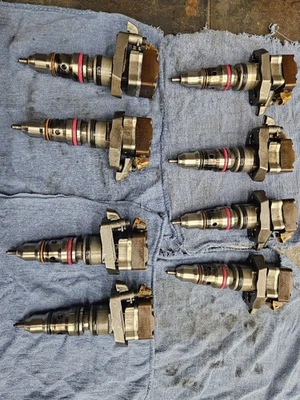 Set OF 8 AA Ford 7.3L F-250 F-350 Powerstroke Diesel Fuel Injectors 1816187C3 - Image 1 of 3