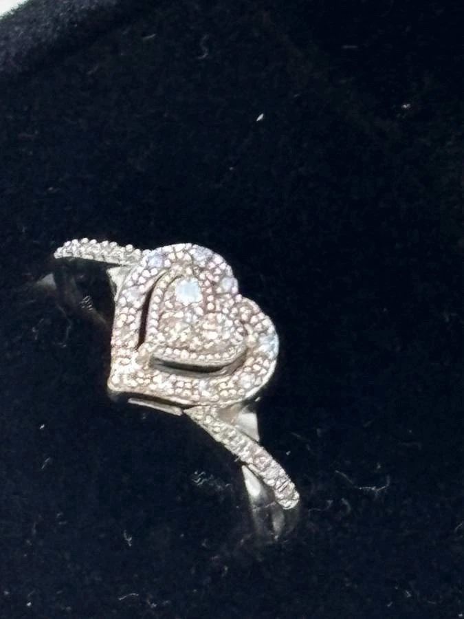 Anillo Corazón Multi-Diamante 1/5 ct tw Plata de Ley Diamante Peso de 1/5 quilate Foto 1 de 1