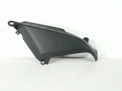 12 Cubierta lateral derecha Ducati Monster 696 484.1.068.1A Foto 1 de 4