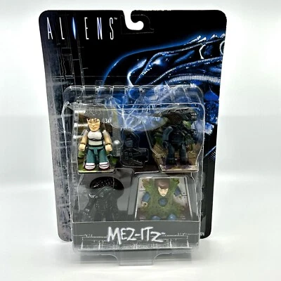 Conjunto de bonecos Mezco Toys ALIENS Mez-Itz Ripley Xenomorph Chestburster 2004 - Imagem 1 de 4