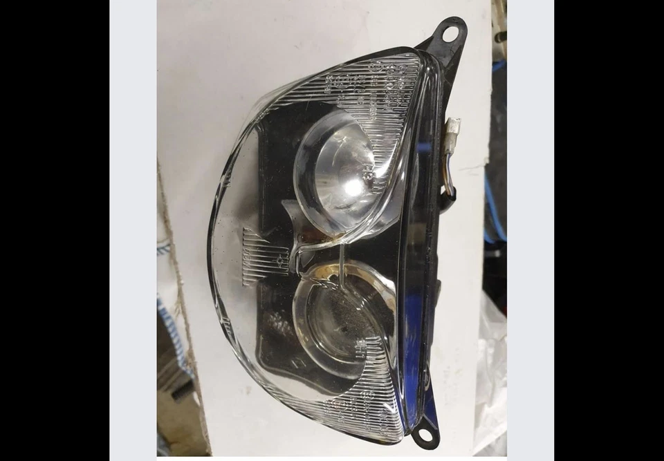 Faro Yamaha SRX600 Foto 1 de 2