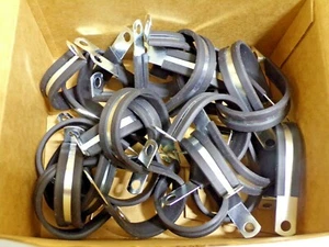 1-1/2" Dia. Cushioned Cable Clamp, Steel, Black, 1/2" Width, PK25(JT) - Picture 1 of 4