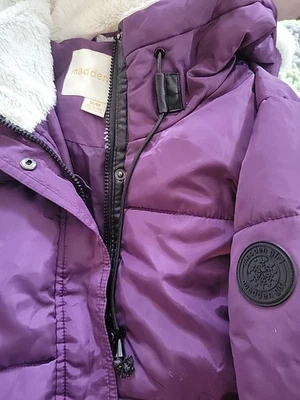 Chaqueta con Capucha Madden Girl TALLA MEDIANA Púrpura Nieve Imitación Piel Foto 1 de 4