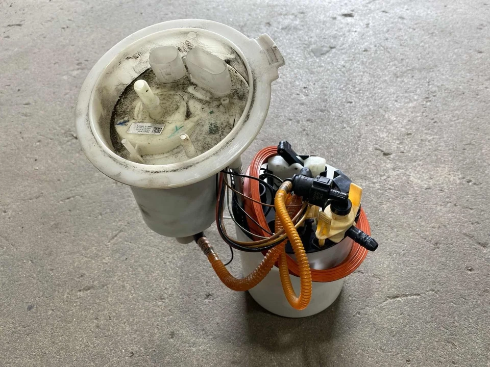 2014-2018 Audi RS7 OEM Fuel Pump Assembly 4G0919051F (TL) - Image 1 of 4