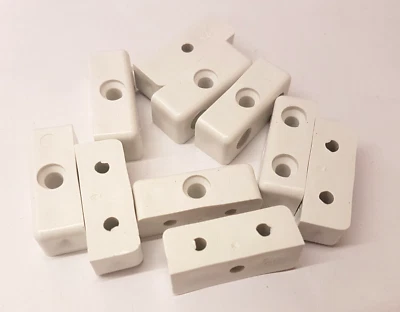 Knock Down Modesty block connector. 1 part- white. Pack of 10 (262.57.714) - Image 1 of 3