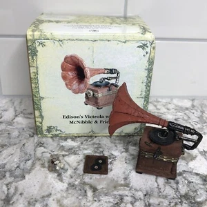 Boyds Bears Edison’s Victrola With Spin McNibble & Friend Treasure Box Enesco - Bild 1 von 9