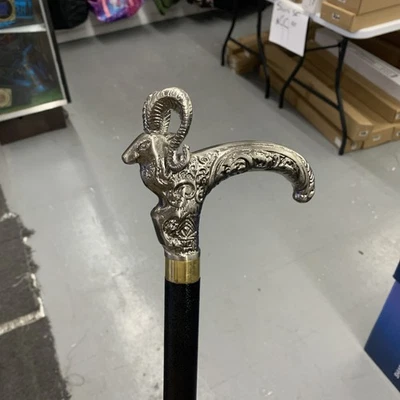 RAM GOAT ARIES HEAD CANE Bengalas Vintage NOVO EM FOLHA FRETE GRÁTIS - Imagem 1 de 4