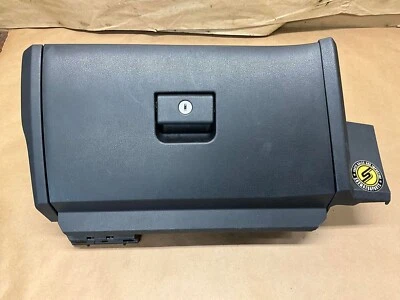 09-20 Nissan 370Z Nismo OEM Guantera Guantera Conjunto de compartimento de tablero 2018 Foto 1 de 3