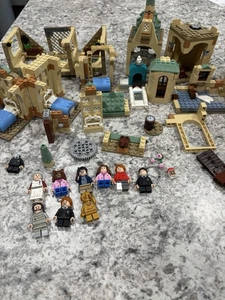 Harry Potter Lego Cortile Con Persone Set Giocattolo Usato Lego Figure - Foto 1 di 9
