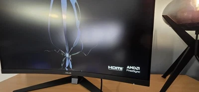 ASUS TUF Gaming VG32WQ3B 31,5 Zoll Monitor, QHD, Curved, 180Hz, Display Schaden - Bild 1 von 4