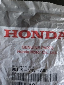 Honda Original Equipment Special Bolt (6X18) - 90119-V45-A00/ Bin 011 - Picture 1 of 2