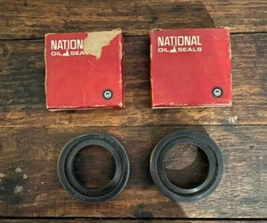 Sellos de aceite para rueda trasera Datsun PL510 610 1968-1977 sedán 810 NOS - Imagen 1 de 1