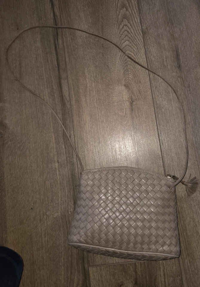 VINTAGE BOTTEGA VENETA INTRECCIATO CROSSBODY SHOULDER BAG - Image 1 of 4