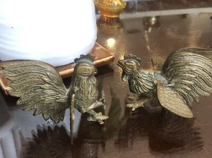 Vintage Pair Of Brass Fighting Cocks Roosters Mid Century Figurines Statues - Picture 1 of 7
